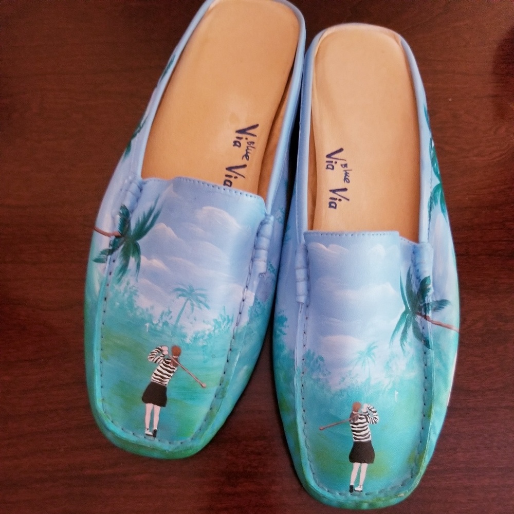 Via blue via handpainted golfer mules size 9